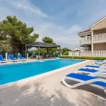 Lovely In Apartman Mrljane