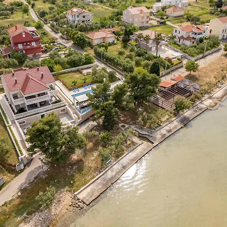 Awesome Apartment In Mrljane *