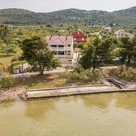 Awesome Apartment In Mrljane